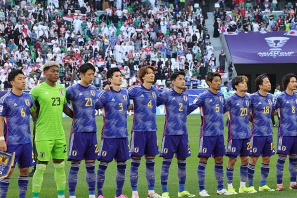 实拍红军巴黎赛后 范戴克一脸沉重登贝莱很开心